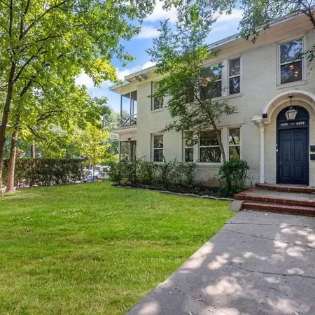 Large Groups Welcome At Oak Lawn House, Condo And Pool